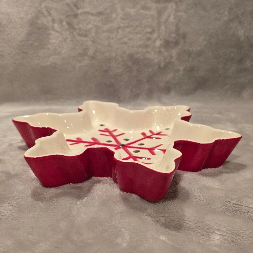 Hallmark Snowflake Ceramic Dish  Red/White Xmas Holiday Candy Trinket Bowl‎ 7.5